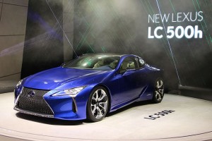 Lexus_LC_500h_unveiled_at_Geneva_Motor_Show_2016_(IMG_2858)