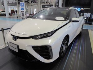 Toyota_MIRAI_(JPD10)_front